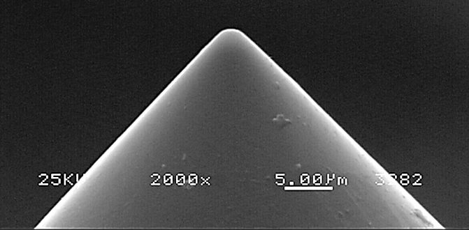 Rugosímetros palpadores y puntas de 2 y 5&nbsp;micrones.